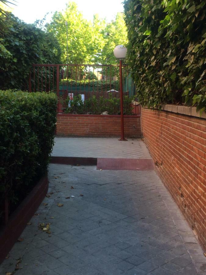Апартаменти Vivienda Familiar Con Jardin Junto A Ifema Мадрид Екстер'єр фото